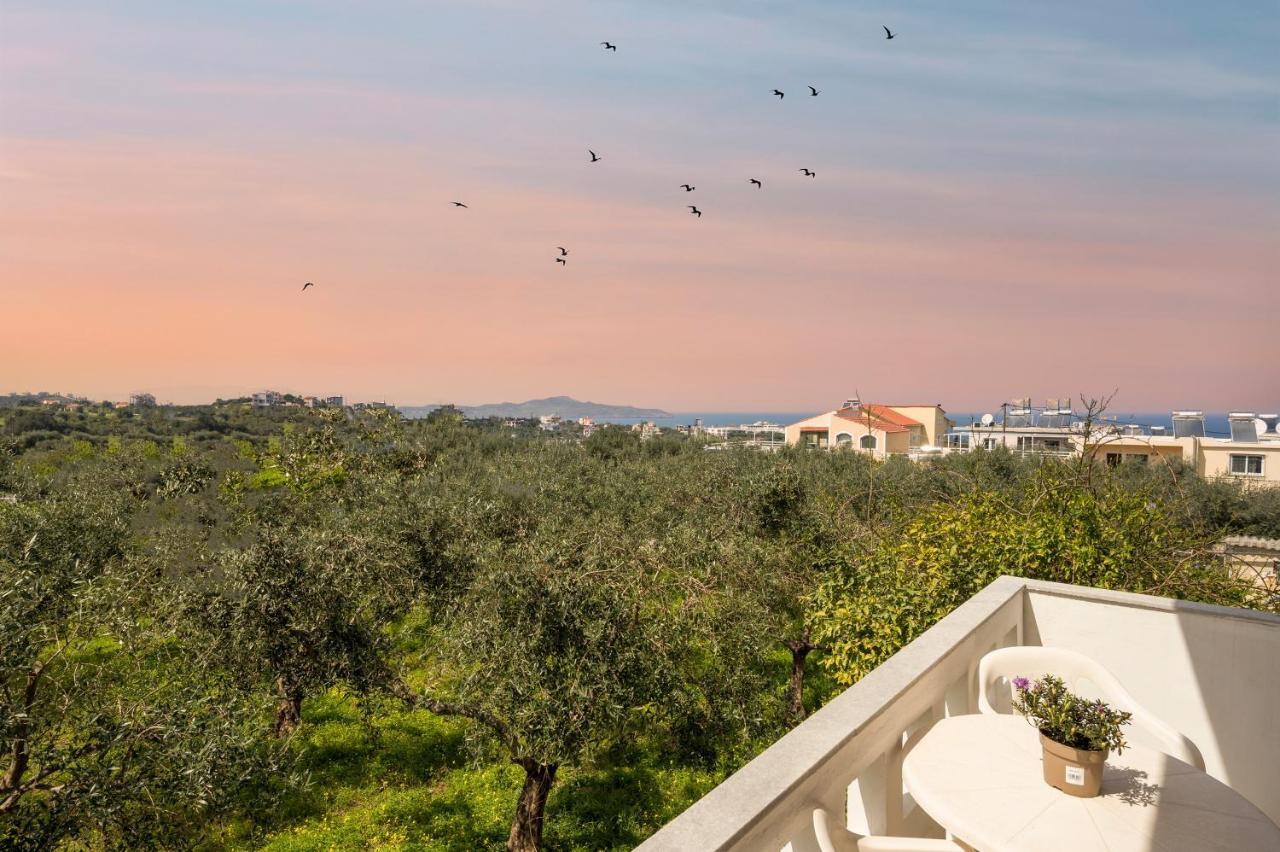 Captain Michalis Apartments Galatas  Exterior photo