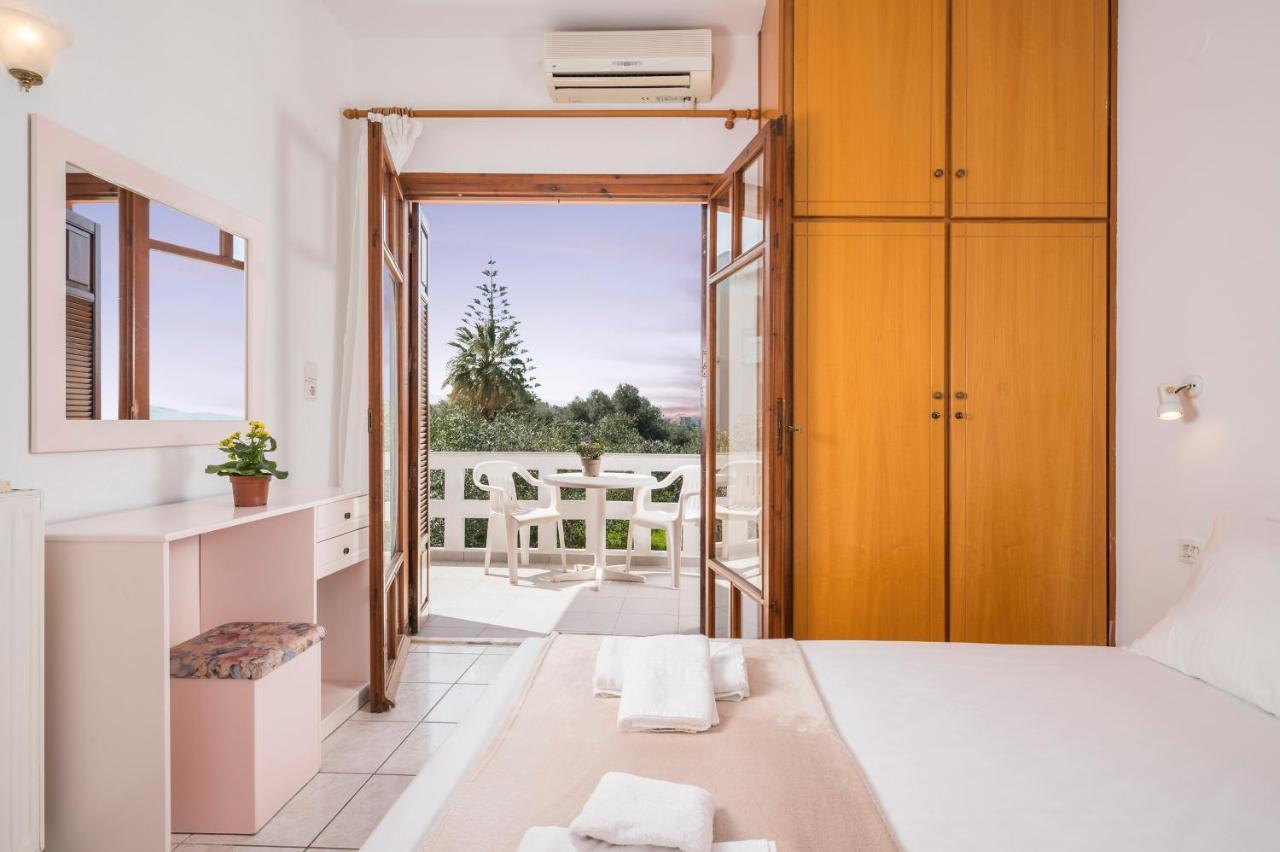 Captain Michalis Apartments Galatas  Exterior photo