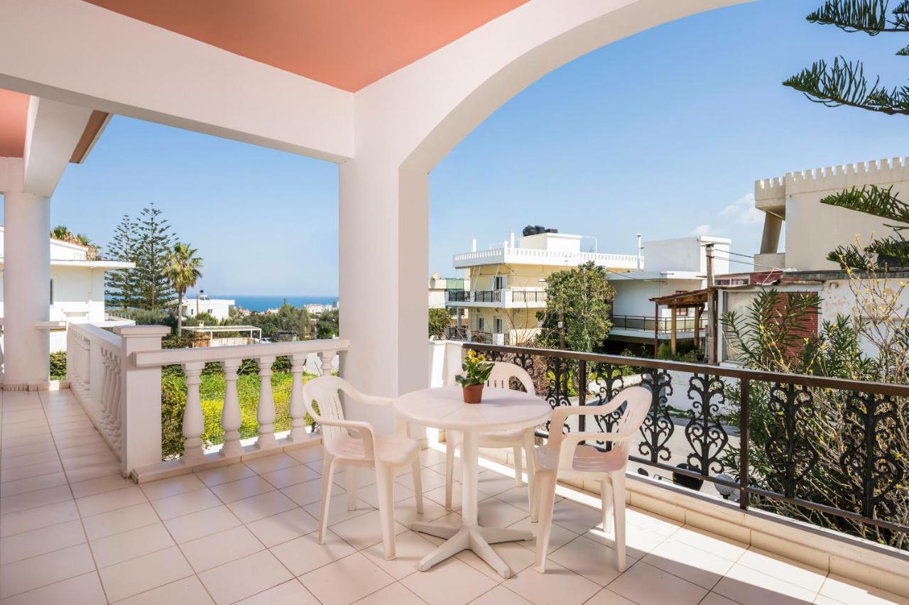 Captain Michalis Apartments Galatas  Exterior photo