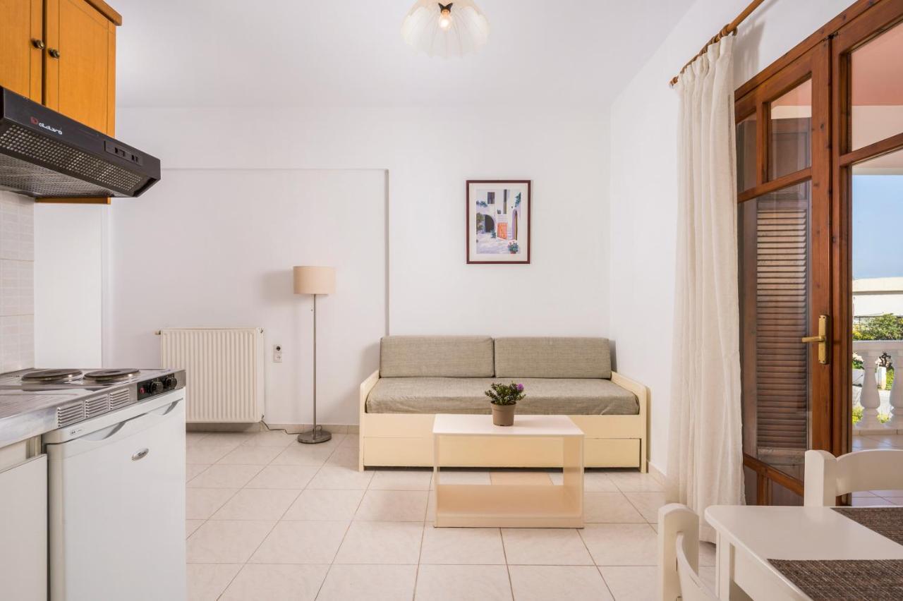 Captain Michalis Apartments Galatas  Exterior photo
