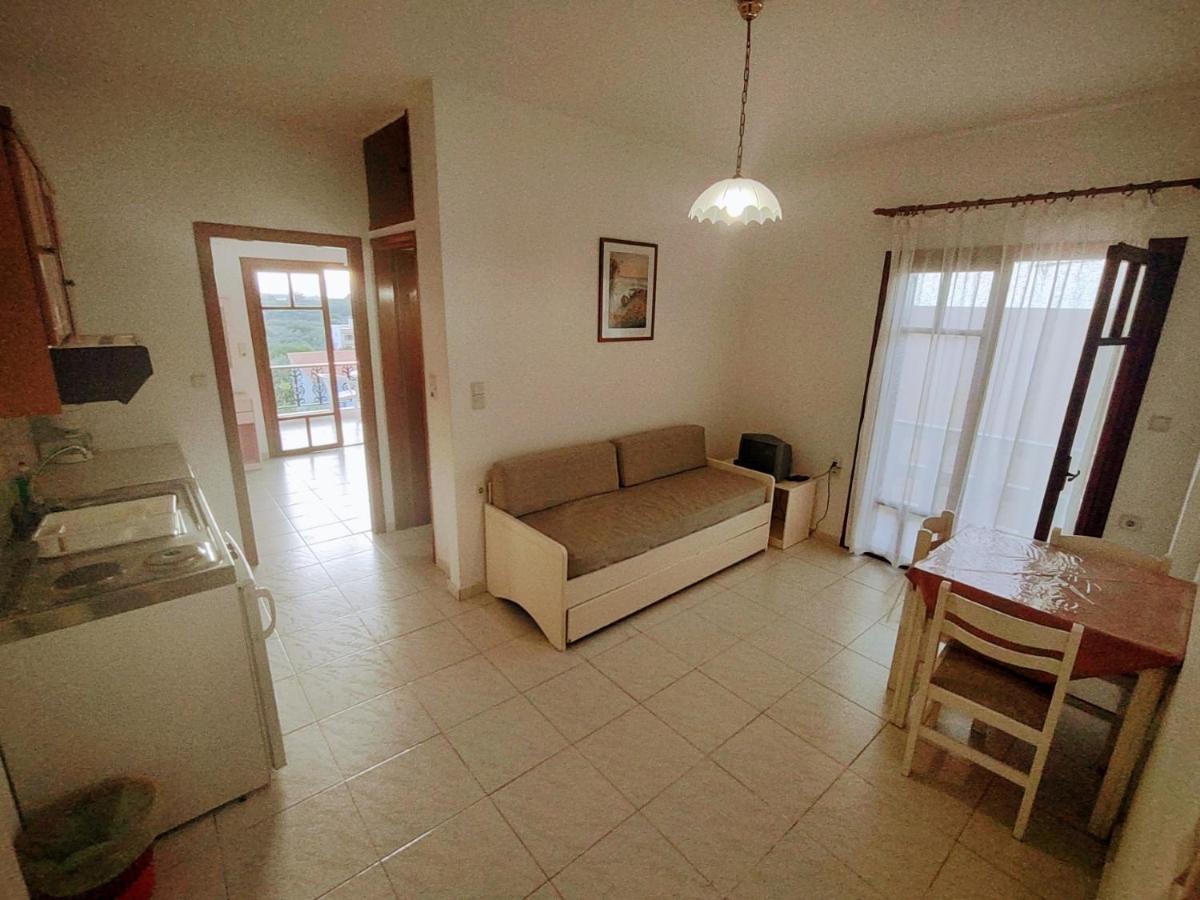 Captain Michalis Apartments Galatas  Exterior photo