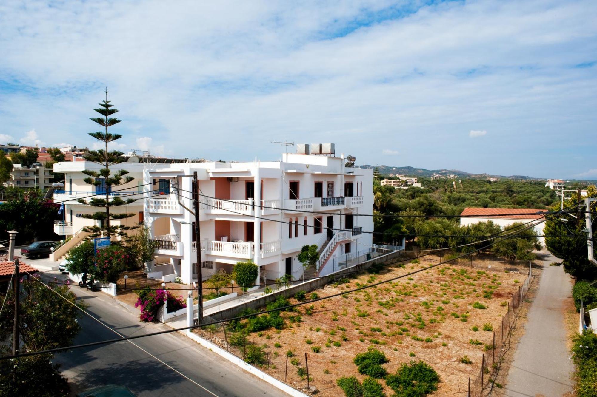 Captain Michalis Apartments Galatas  Exterior photo