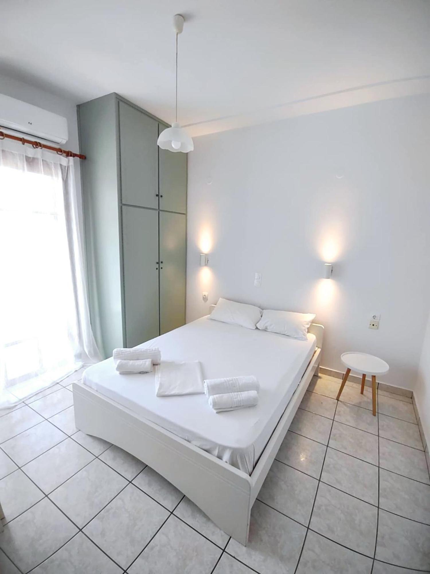 Captain Michalis Apartments Galatas  Exterior photo