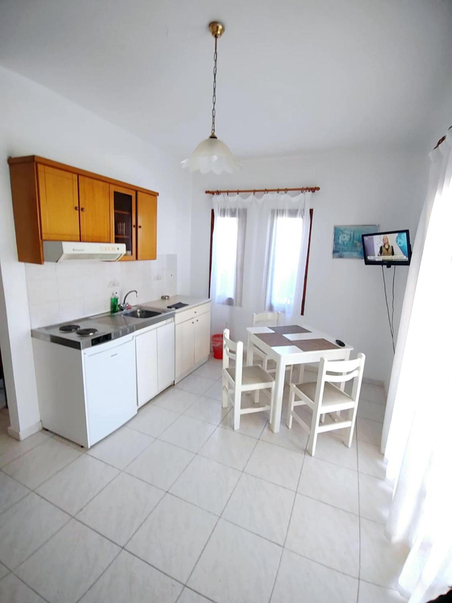 Captain Michalis Apartments Galatas  Exterior photo