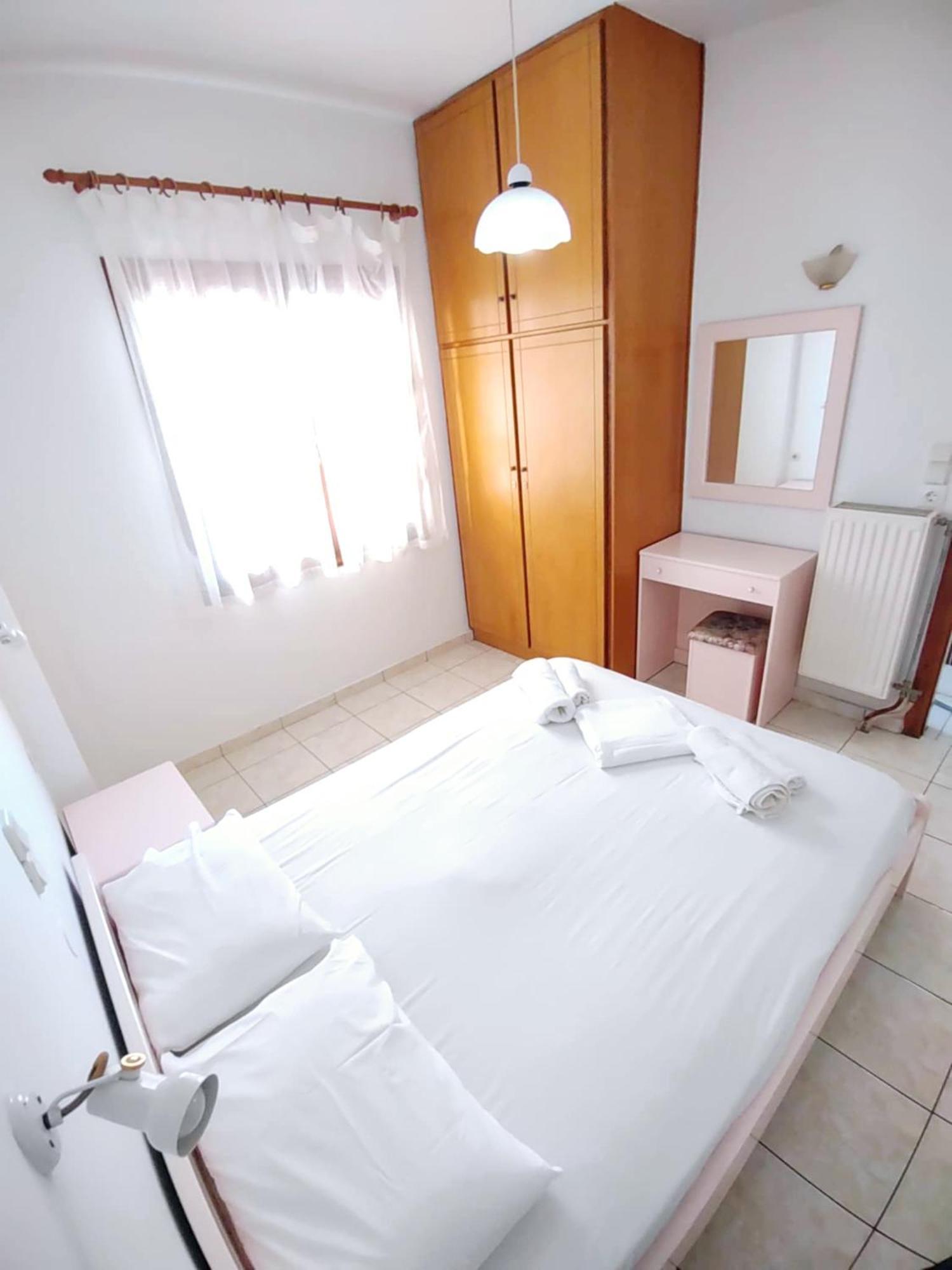 Captain Michalis Apartments Galatas  Exterior photo