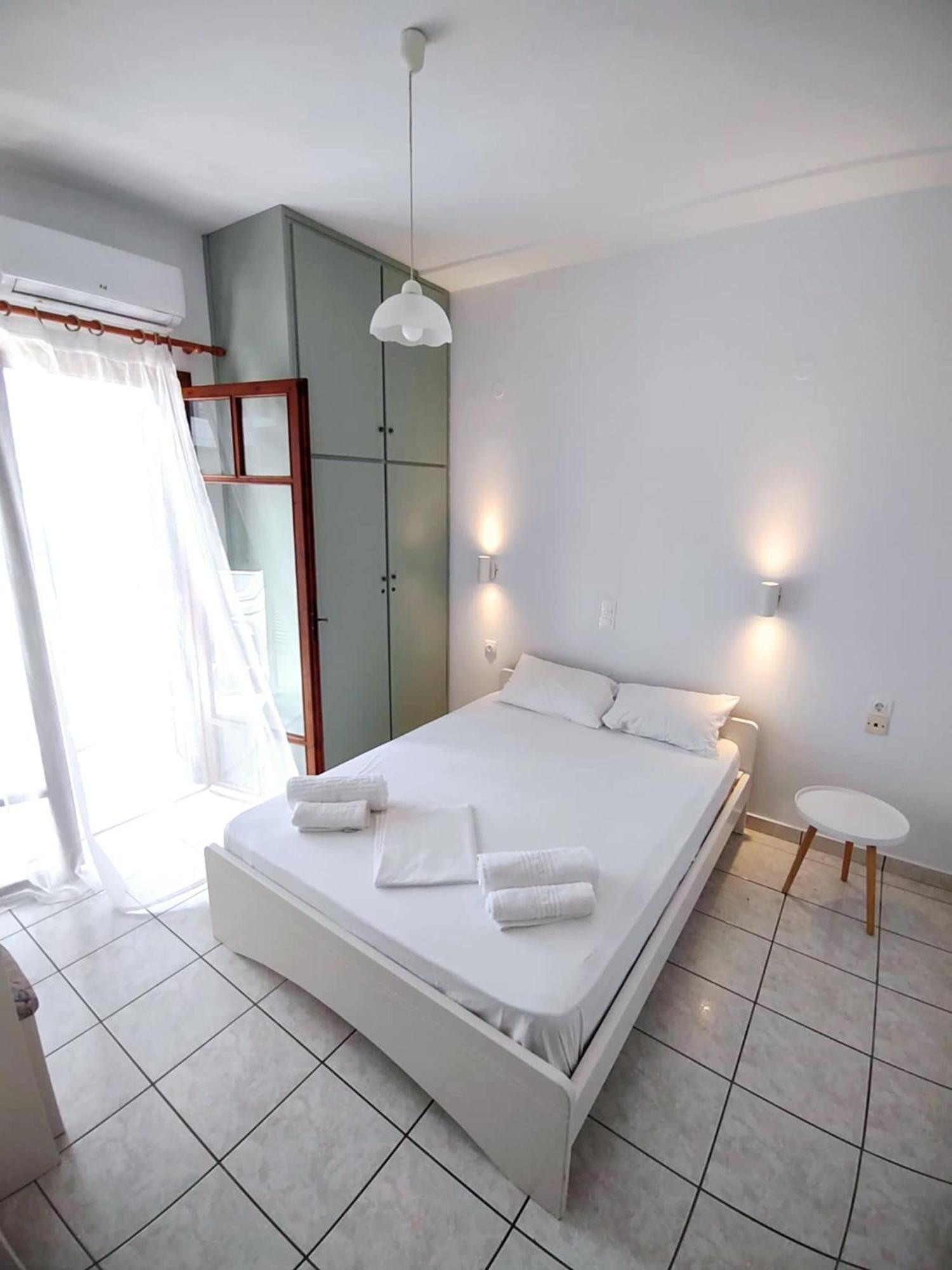 Captain Michalis Apartments Galatas  Exterior photo