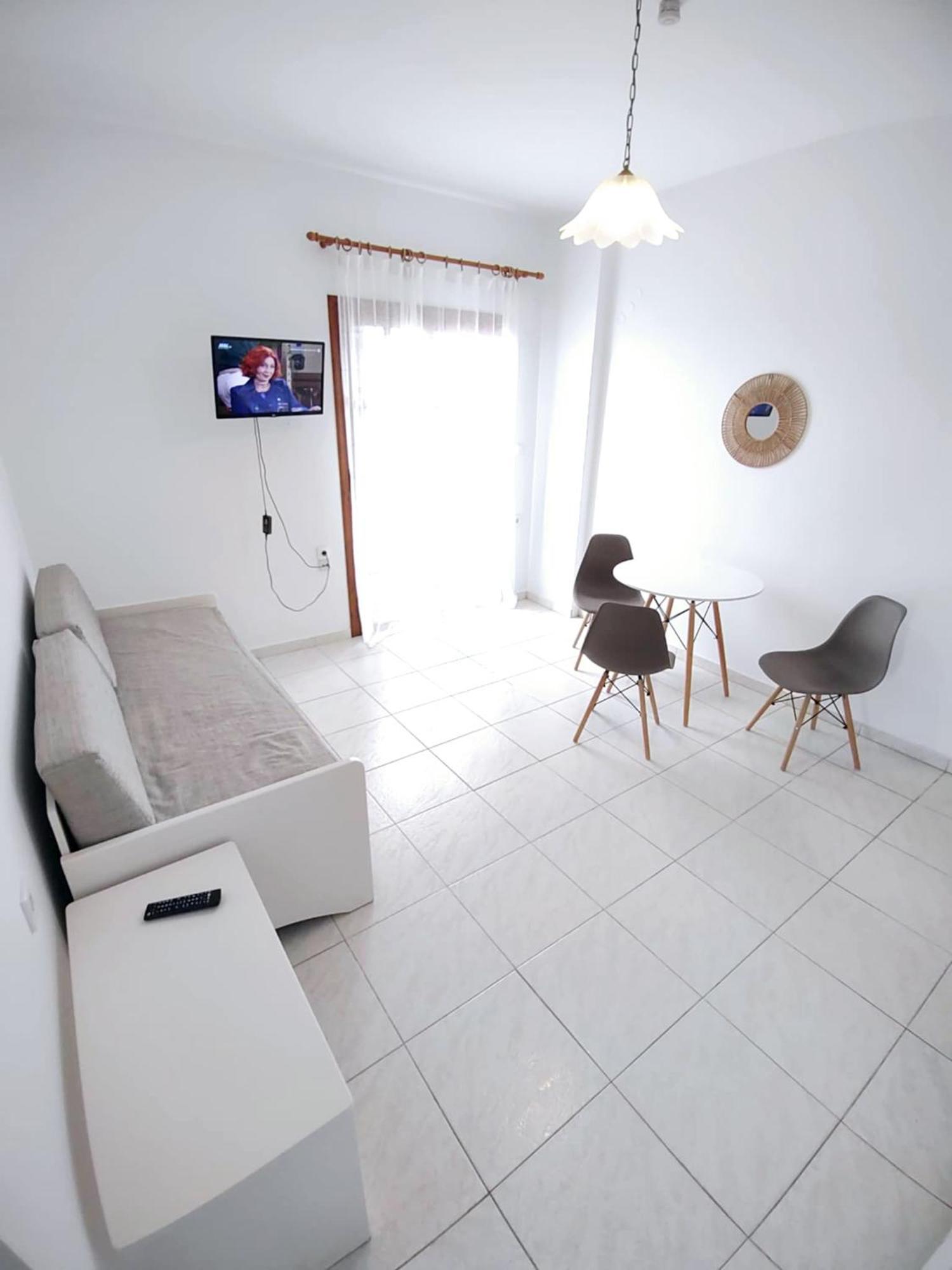 Captain Michalis Apartments Galatas  Exterior photo